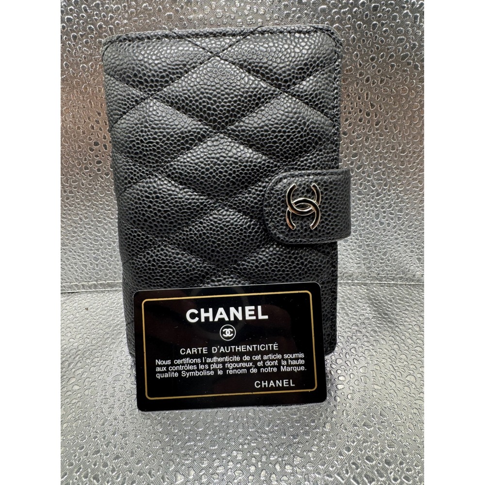 Chanel Black Quilted Caviar Leather Small Ring Agenda Cover Silver CC Logo